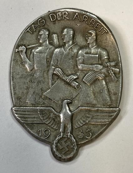 WW2 German 1935 Tag Der Arbeit Badge