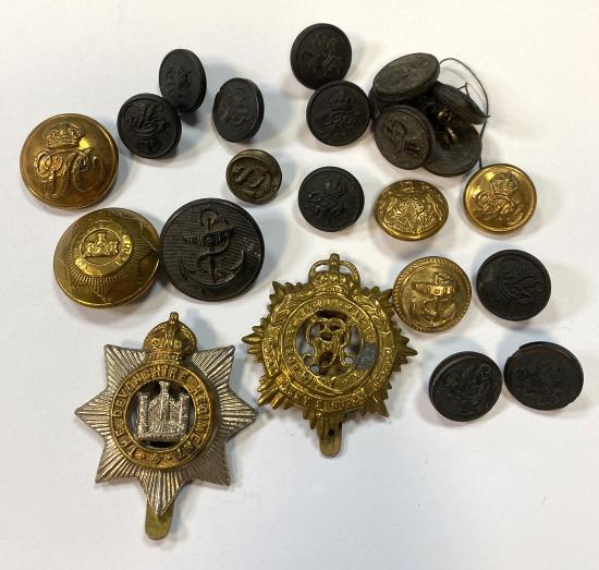 WW1/WW2 British Badge & Button Collection