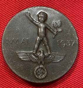 WW2 German 1st Mai 1937 Badge