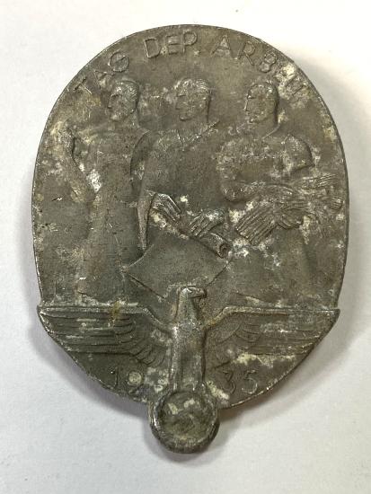 WW2 German Tag Der Arbeit 1935 Badge 