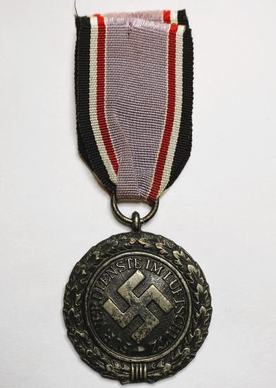 WW2 German Luftschutze Medal