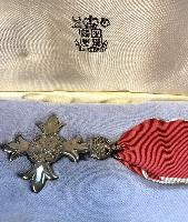Queen Elizabeth Cased MBE Civil Class In Case