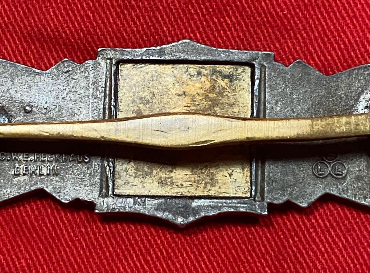 WW2 German Close Combat Clasp In Bronze