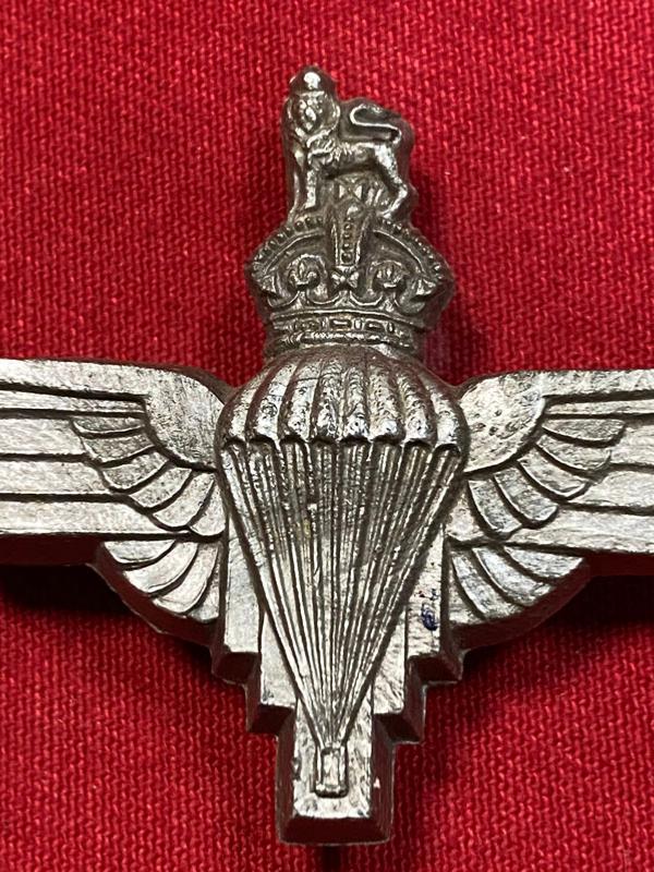 WW2 British Parachute Regiment Economy Cap Badge