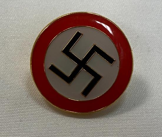  Replica WW2 German Swastika Badge
